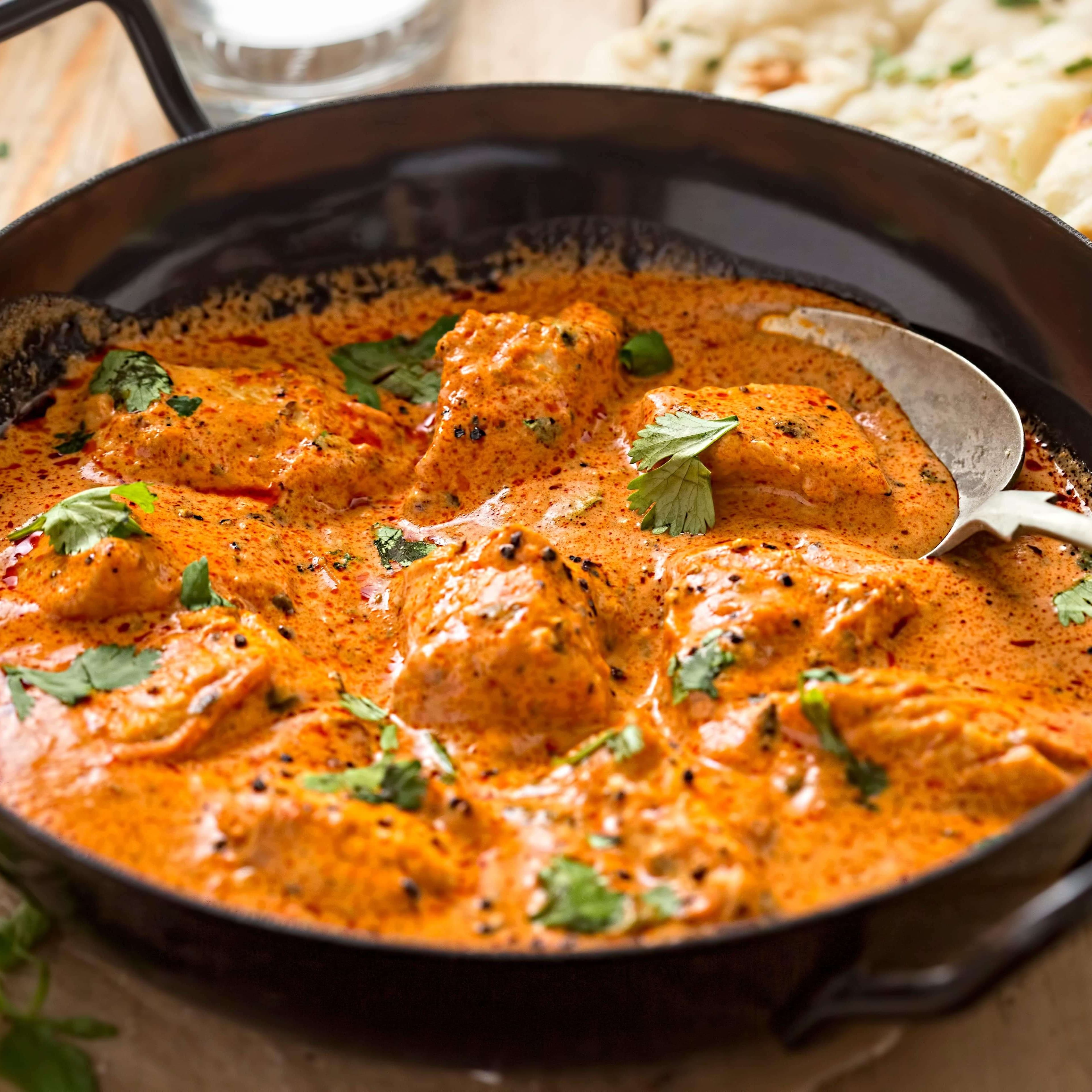 Butter chicken curry with tender chicken breast, cream, butter and honey.